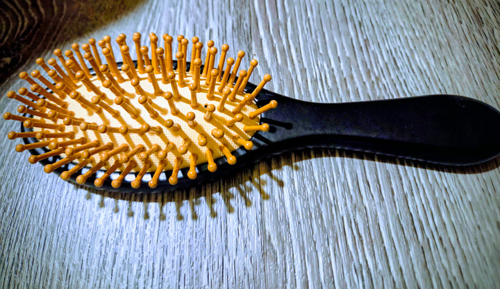The Smooth Operator – Gentle Beard Brush ( Beechwood Detangler)