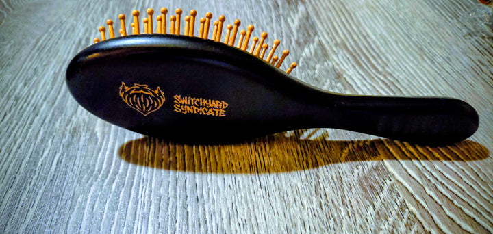 The Smooth Operator – Gentle Beard Brush ( Beechwood Detangler)